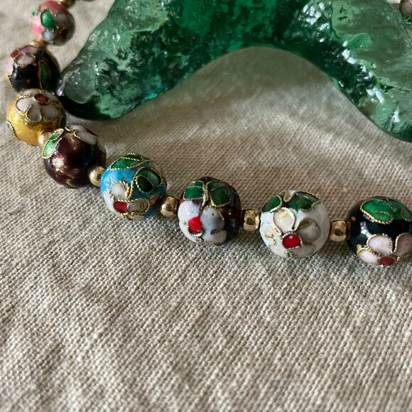 Cloisonne Necklace Graduated Bead Sizes - Picture 4 of 6